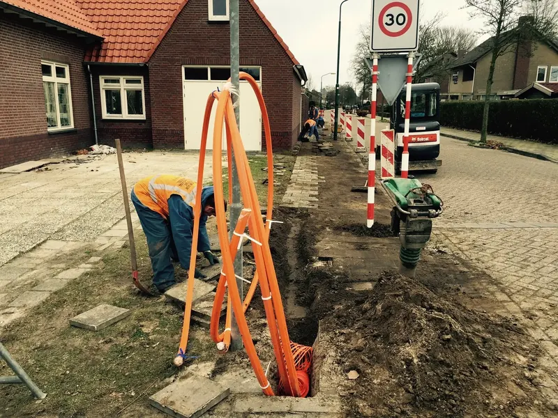 Glasfaserausbau durch das HessTech Team auf einer Baustelle